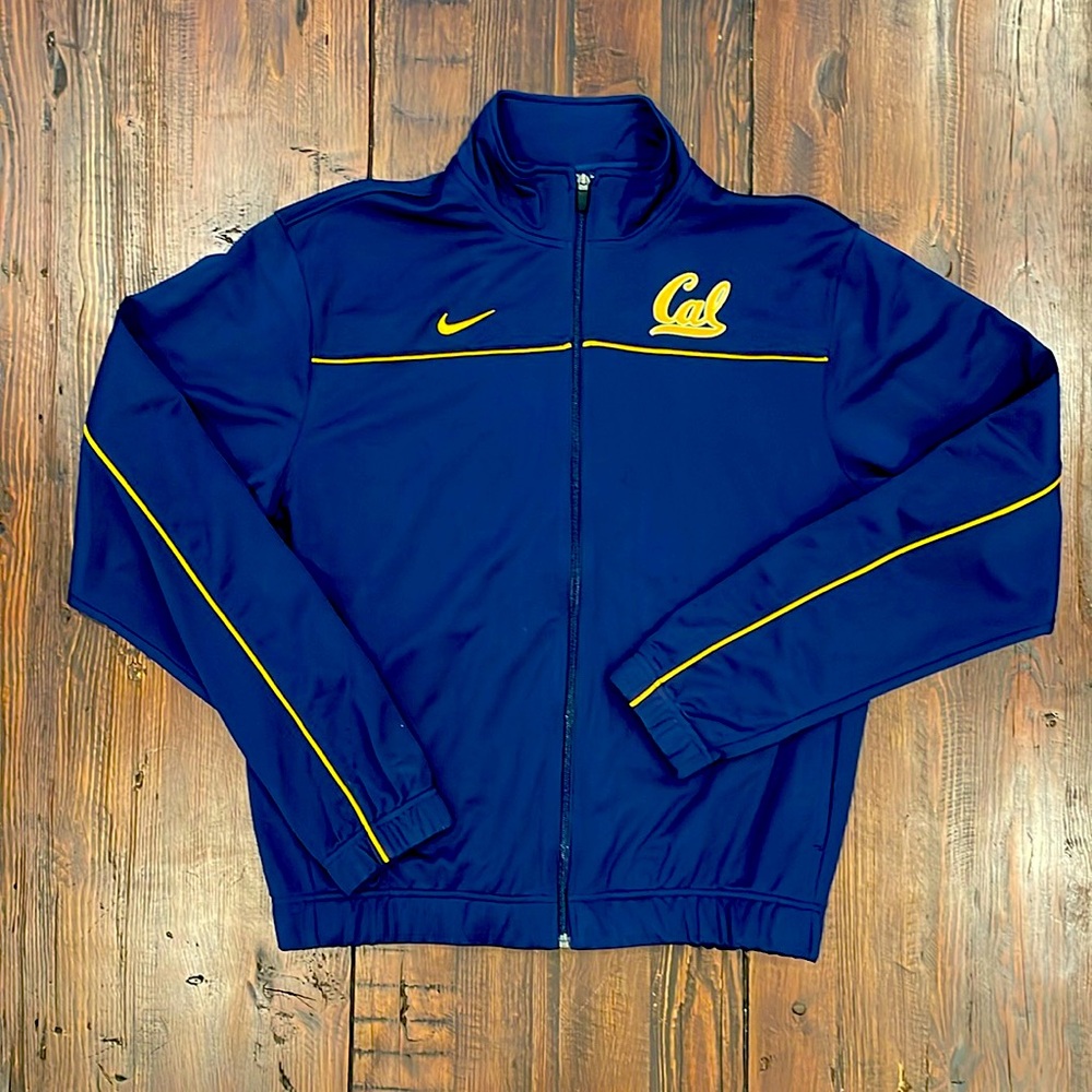 Cal men’s medium Nike dry fit sweatshirt